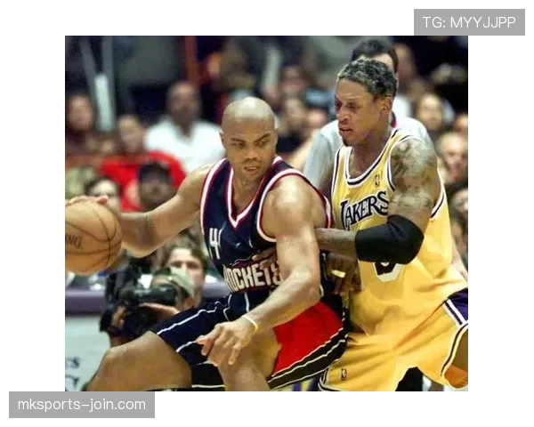 巴克利背身单打胜过马龙挡拆篮下效率更高